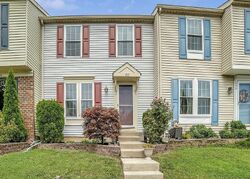 Lodgecliff Ct