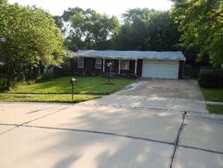  Green Cliff Dr