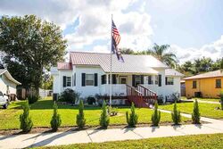 E Seminole Ave