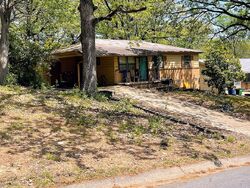  Lindenhurst Dr