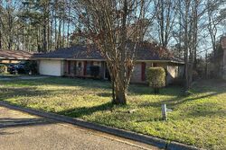 Dundee Ln