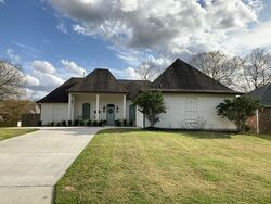  Lakeland Dr