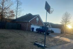  Lakeview Ln