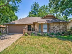  Ne Shady Oaks Dr