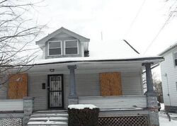 E 108th St