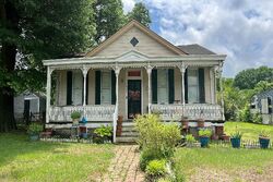 Carlisle Ave