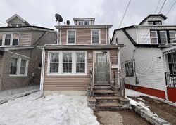  207th St