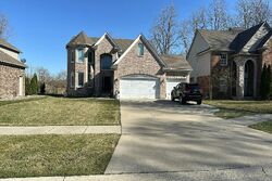  Rivercrest Dr
