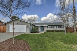 Crest Dr