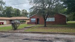  Rainey St