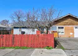  E 13th St