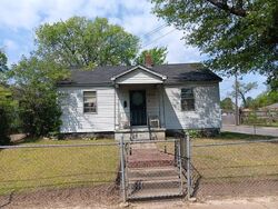  Breedlove St