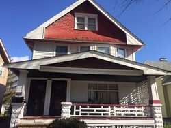 E 108th St