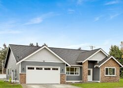 Mapleridge Dr