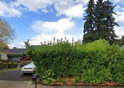  E Mcloughlin Blvd