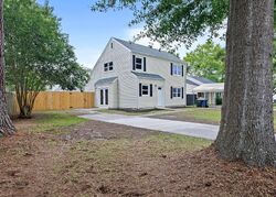 E Saltwood Pl