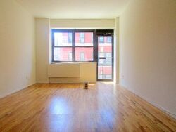  E 37th St