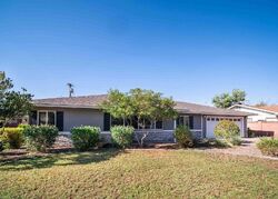  W Greenbriar Dr