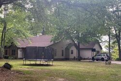  Oak Leaf Ln