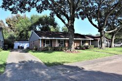  N Perry Ave