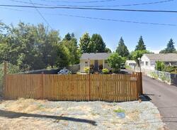 44th Ave S