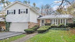  Hollydale Dr