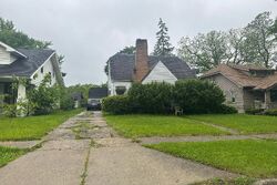  W Hamilton Ave