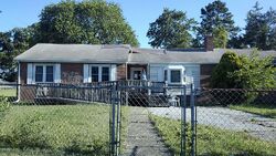  N Essex Dr