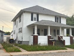  E Tyrell St