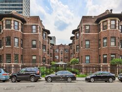  W Addison St