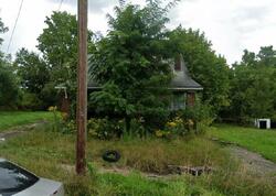  E Chalmers Ave