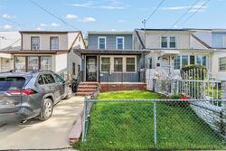  208th St