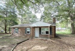  Lowry Cir