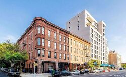 4th Ave Apt 2r