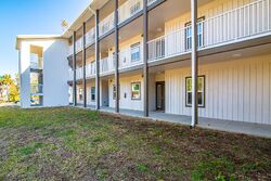  W Newberry Rd Apt 409