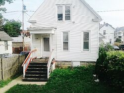 W Madison St