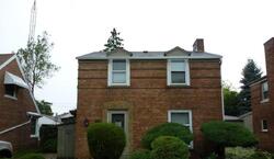 Gillen St