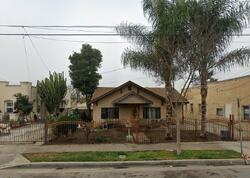  E 6th St