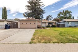  Lochmoor Cir