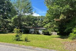  Pinewood Dr