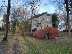 Bradbury Ln