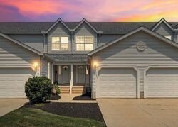  Maple View Ct