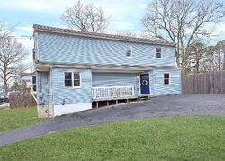  Pineoaks Pl