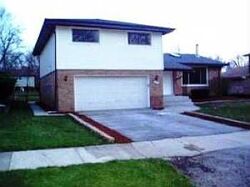  Oakwood Ln