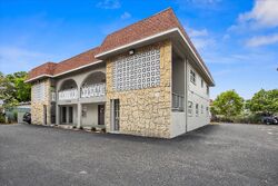 Winchester Rd N Apt 4