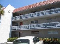 Inverrary Blvd Apt 10