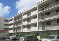  Lake Emerald Dr Apt 3