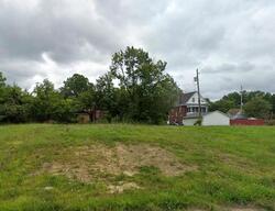  W Dewey Ave