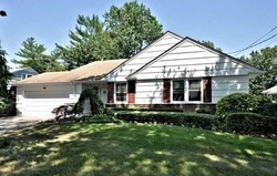  Lakeview Dr