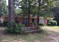  Laurel Dr